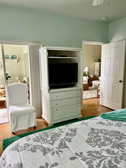 Building Photo - 9855 Costa Mesa Ln