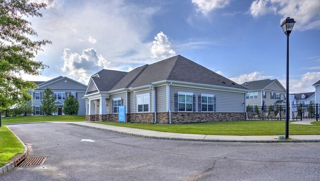 Building Photo - 1 Larkspur Ln