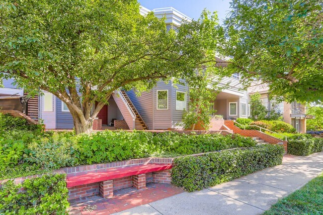 Building Photo - AMAZING LOCATION 2 Bed 2 Bath Condo In The Heart of Downtown Boulder