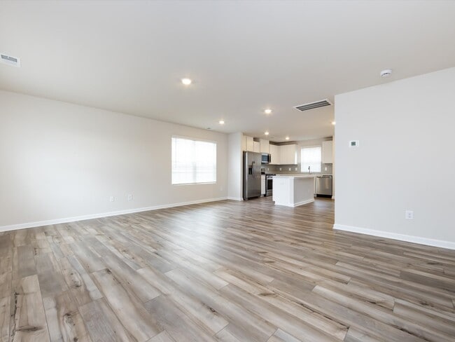 Building Photo - 1048 Old Trade St