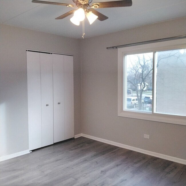 Building Photo - 10910 Kilpatrick Ave