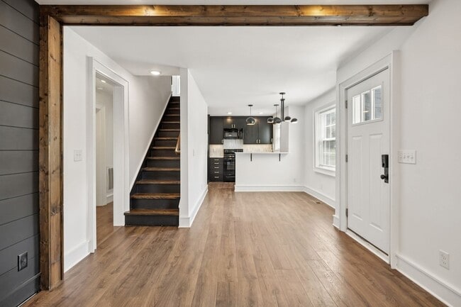 Building Photo - 1615 Cahal Ave