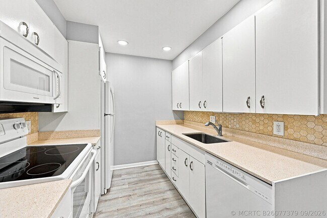 Building Photo - 2404 Antigua Cir
