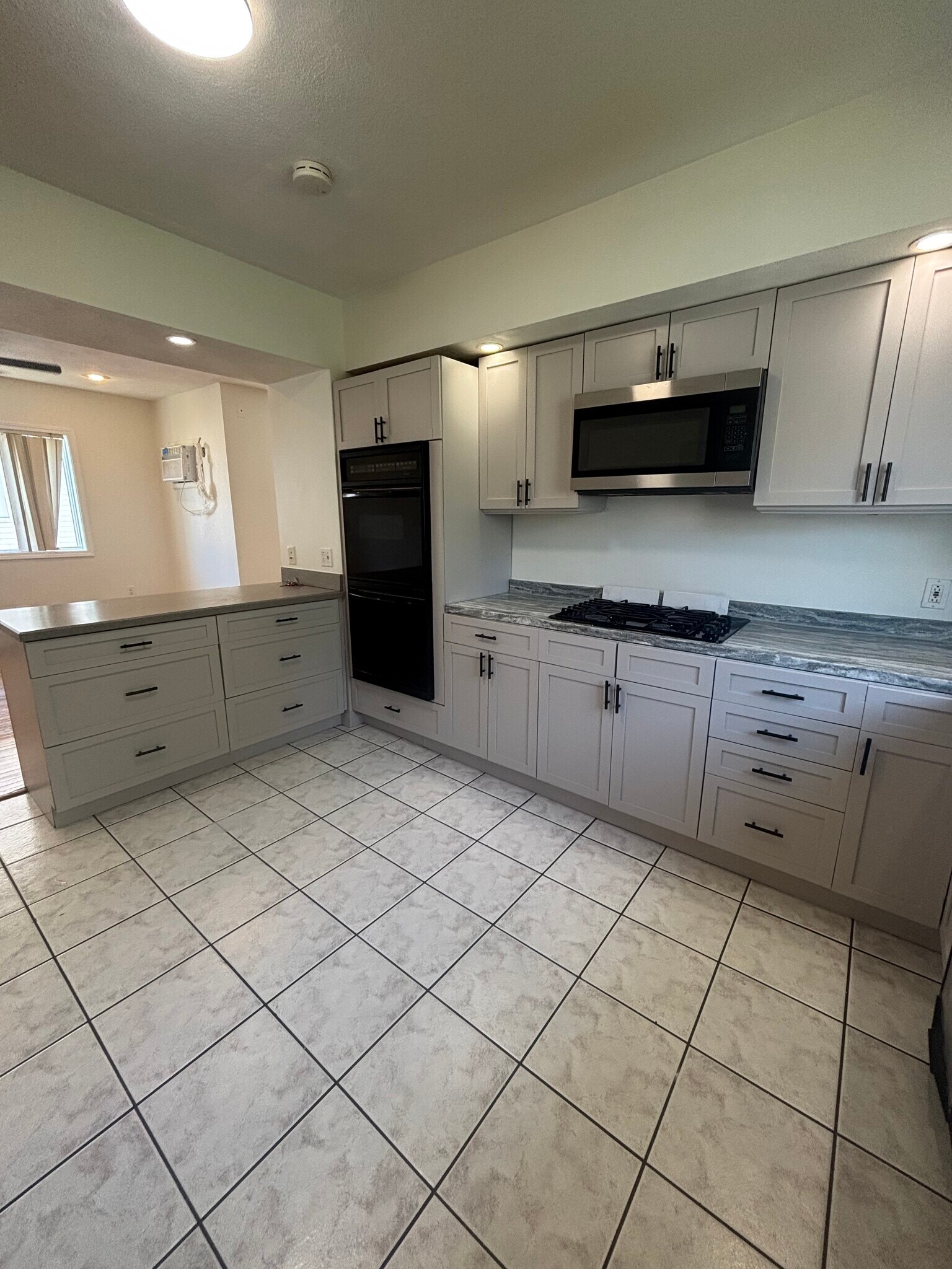 Building Photo - 33 Appleton St