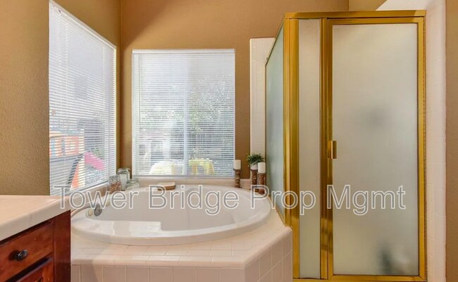 Building Photo - 42 Striped Moss Ct