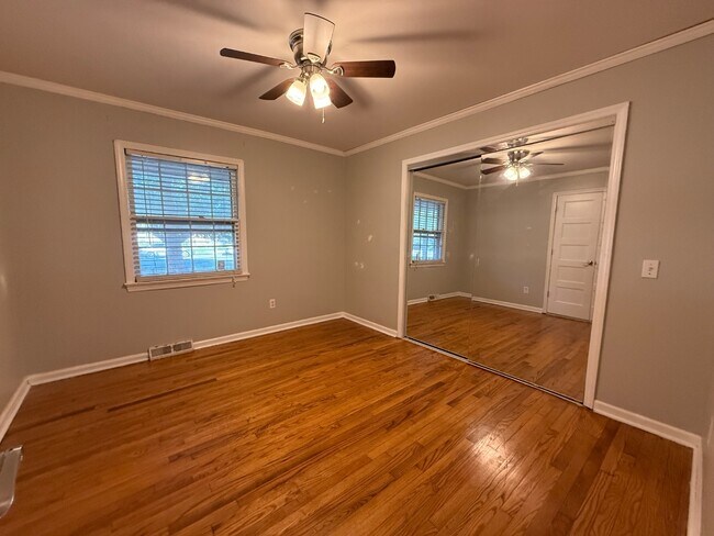 Building Photo - 209 Allendale Dr