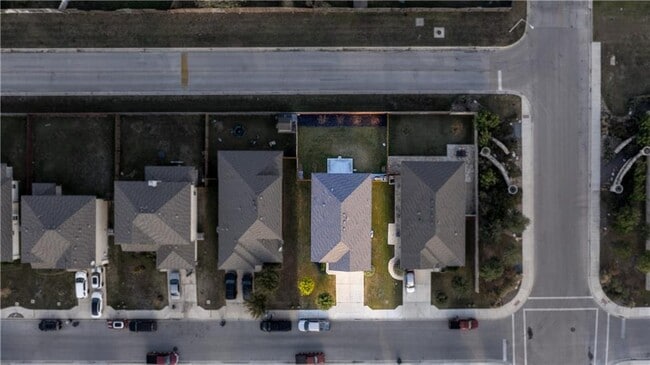 Building Photo - 137 Moulins Ln
