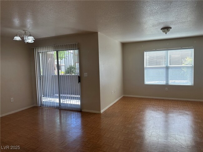 Building Photo - 555 E Silverado Ranch Blvd