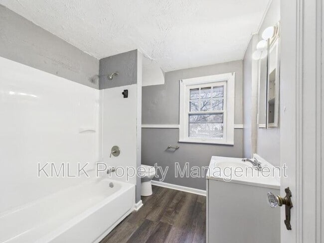 Building Photo - 754 Arcadia Ave