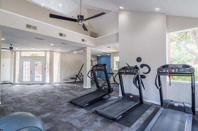 Building Photo - 7825 McCallum Blvd