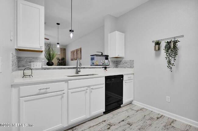 Building Photo - 862 Southern Creek Dr