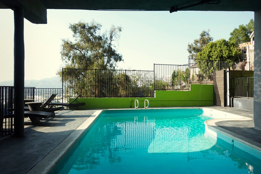 Building Photo - Carlyle Apartments