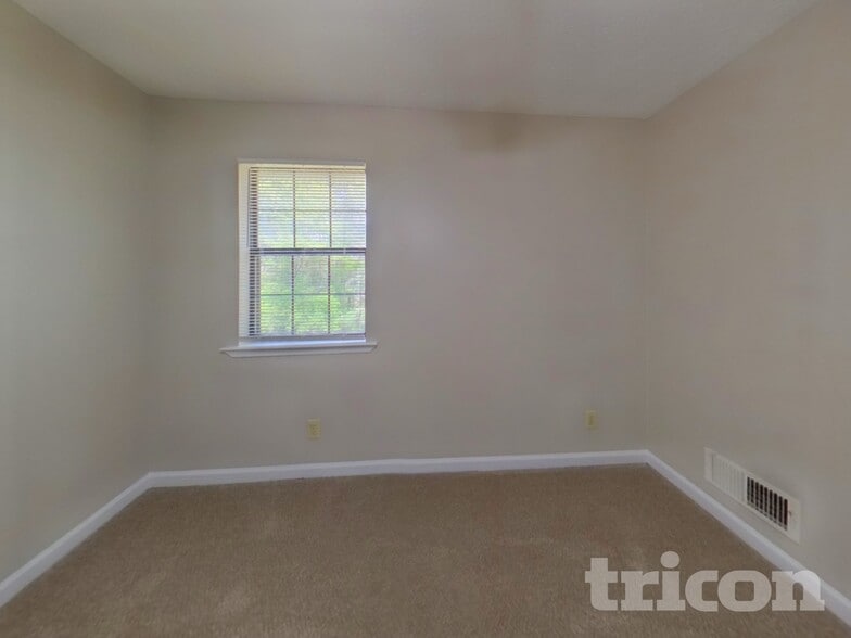 Building Photo - 208 Glenloch Ct