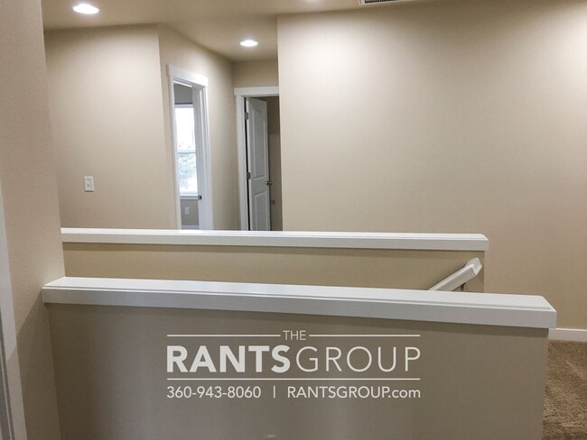 Building Photo - Spacious and Bright 4-bed, 2.5-bath home in The Preserve Available mid-April!