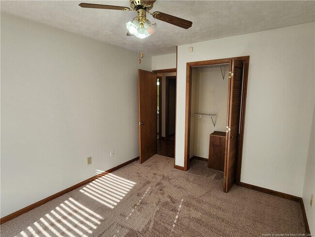 Building Photo - 909 Flintwood Rd