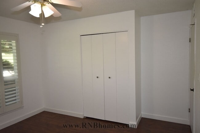 Building Photo - 415 Sutton Pl