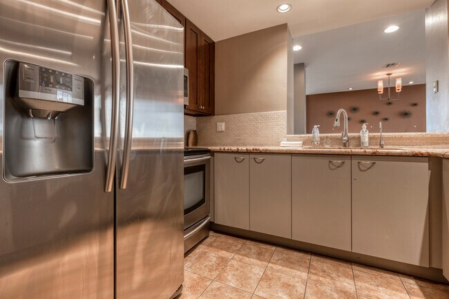 Community Area on Penthouse Level - 3535 1st Ave