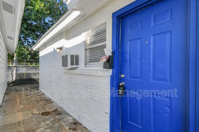 Building Photo - 4205 Phlox St