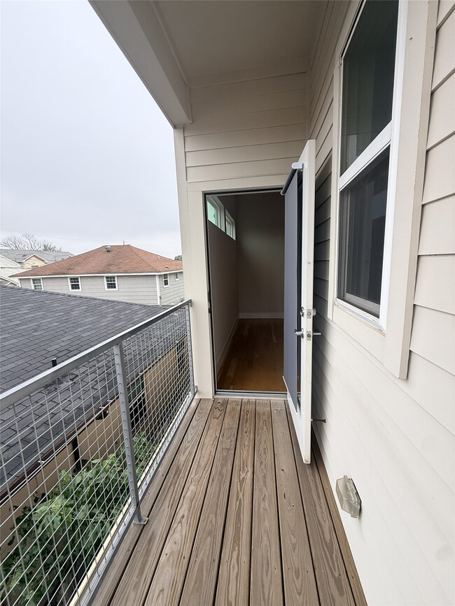 Building Photo - 4618 Nichols St