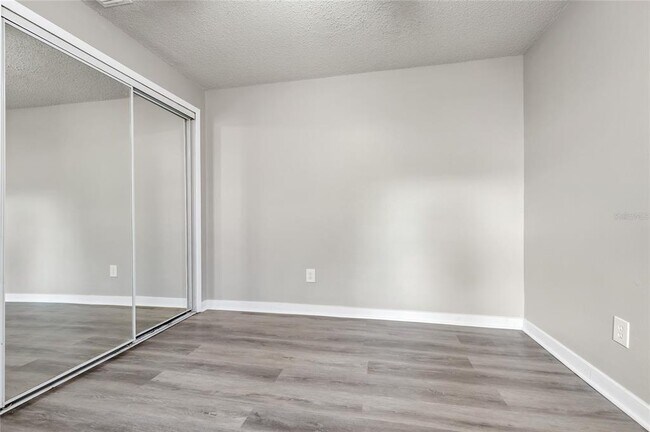 Building Photo - 7865 Sugar View Ct