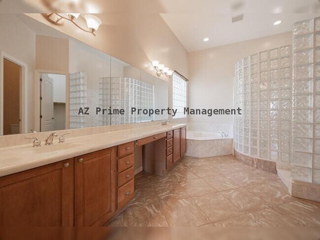 Building Photo - 2902 E Gary Way