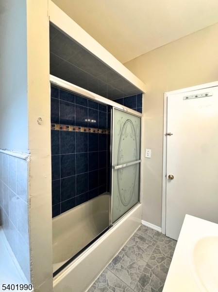 Building Photo - 581 Walnut St