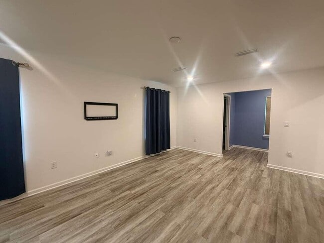 Building Photo - 128 Bluebeech St