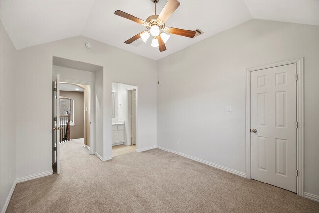 Building Photo - 28210 Chalet Park Dr