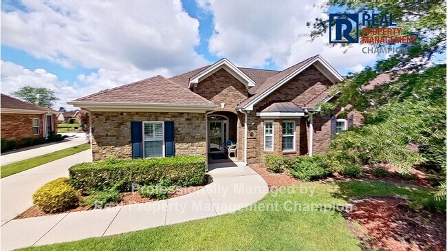 Building Photo - Immaculate 3 BD/2 BA Townhome in the Ashwo...