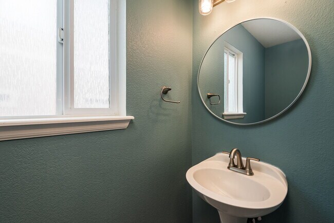 Building Photo - 4779 Waldenwood Dr
