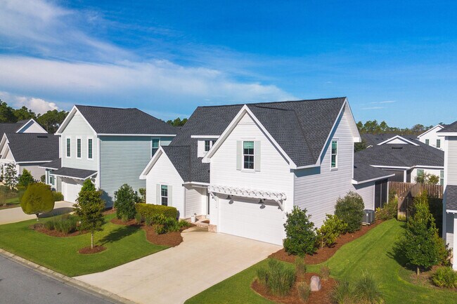 Building Photo - 84 Roundwood Dr