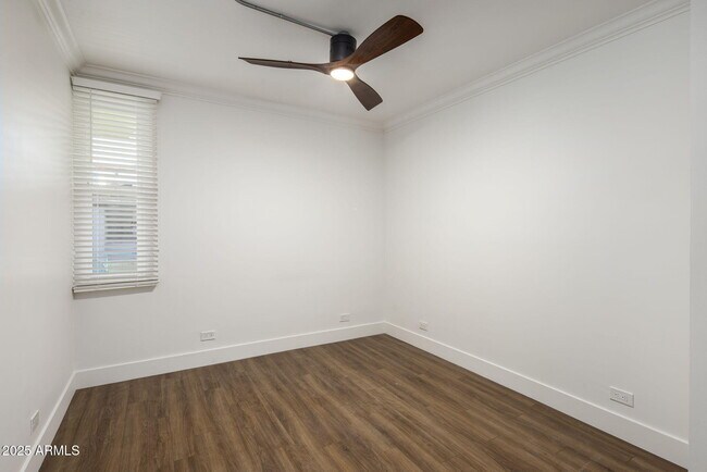 Building Photo - 6936 E 3rd St