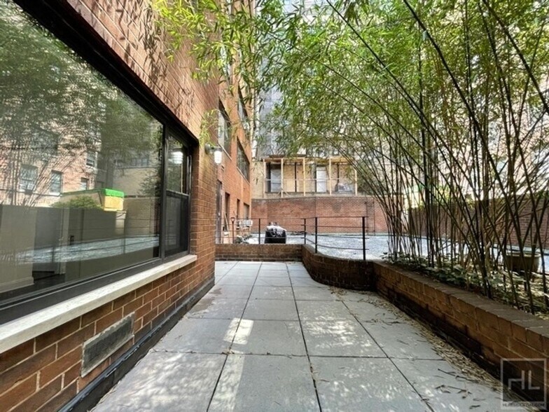 Primary Photo - EAST 56 STREET