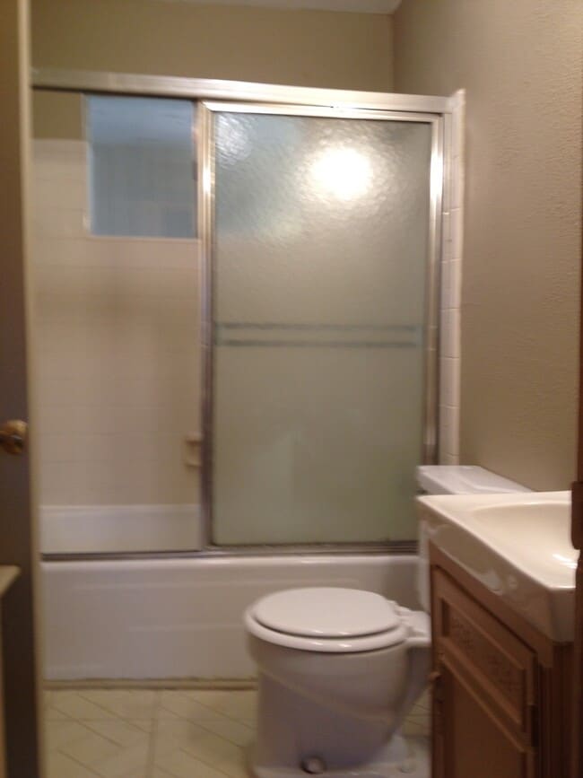 Building Photo - **ON HOLD**3 Bedroom / 1 Bathroom Home for Rent in East Columbus, GA***