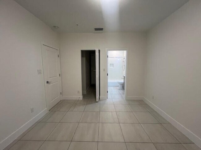 Building Photo - 3884 Melaleuca Ln