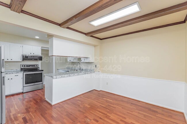 Building Photo - 14447 Cool Oak Ln