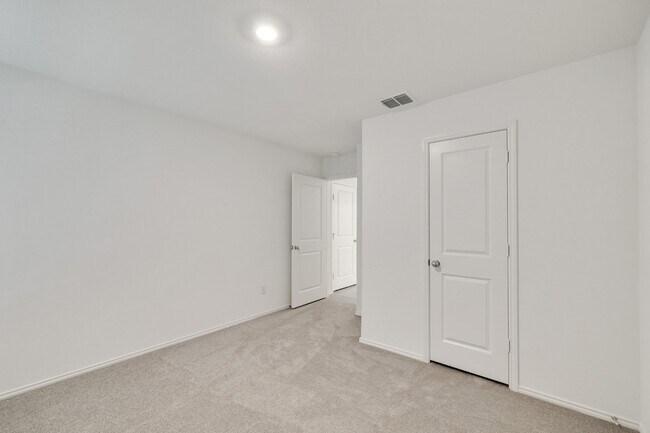Building Photo - 2809 Ozark Cir