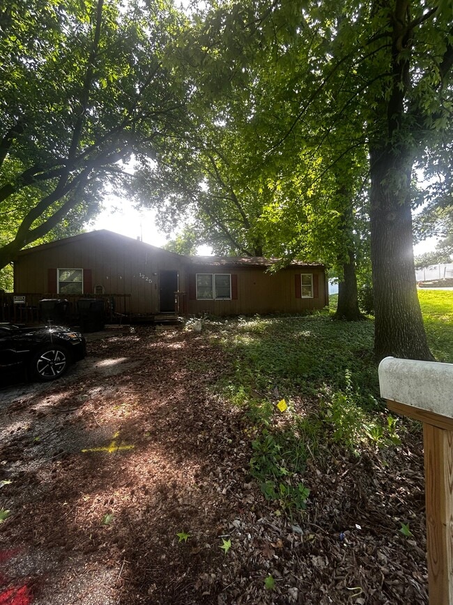 Building Photo - 1225 East Dr