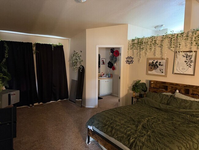 Building Photo - 8390 E Neptune Dr