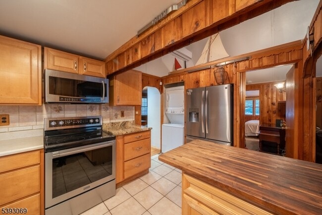 Building Photo - 215 Annisquam Rd