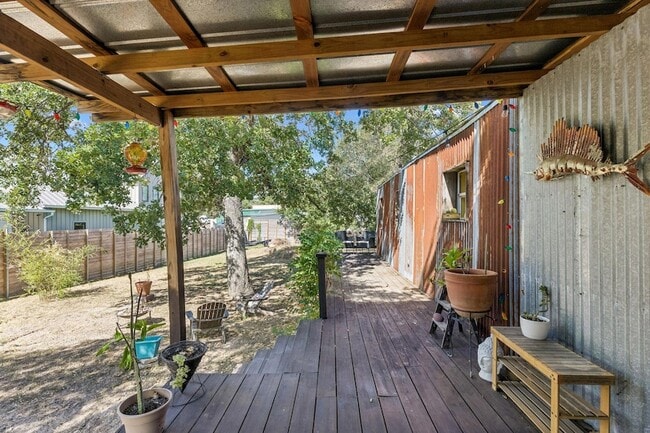 Building Photo - 1106 Minnie Dr