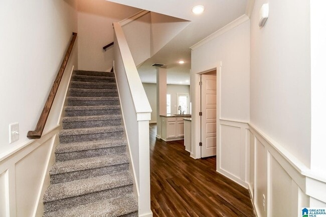 Building Photo - 5545 Cathwick Dr