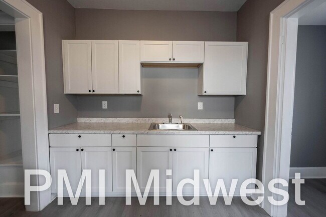 Building Photo - 24 N Euclid Ave