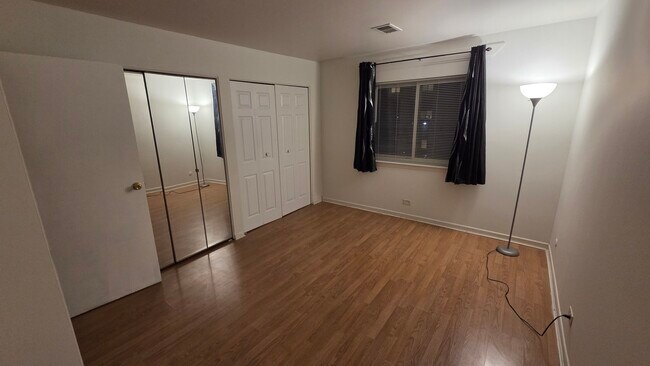 Building Photo - 9368 Bay Colony Dr