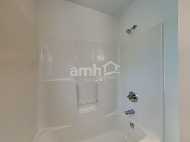 Building Photo - 5 Natalie Ct