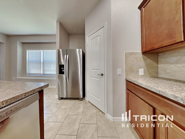 Building Photo - 5907 Cielo Ranch