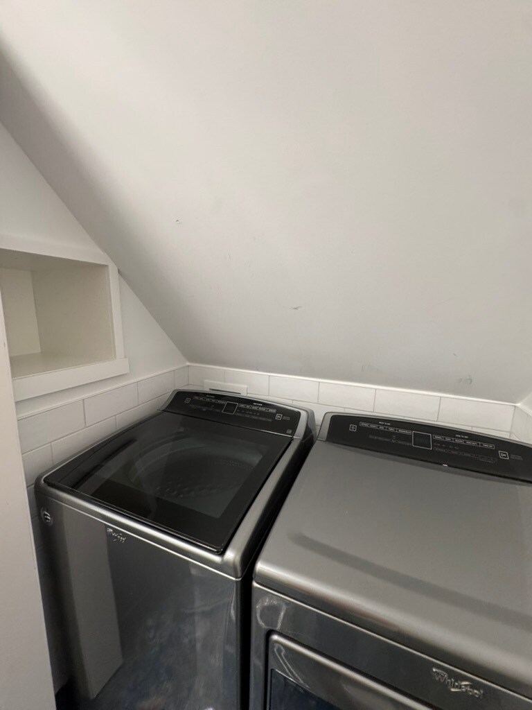 Building Photo - 5605 Eagle Lake Dr