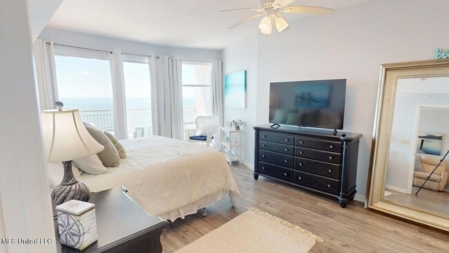 Building Photo - 2228 Beach Dr