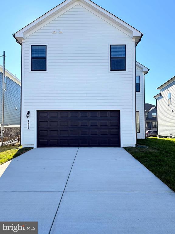 Building Photo - 461 Hanson St