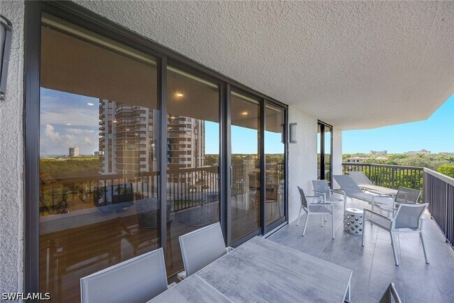 Building Photo - 6075 Pelican Bay Blvd